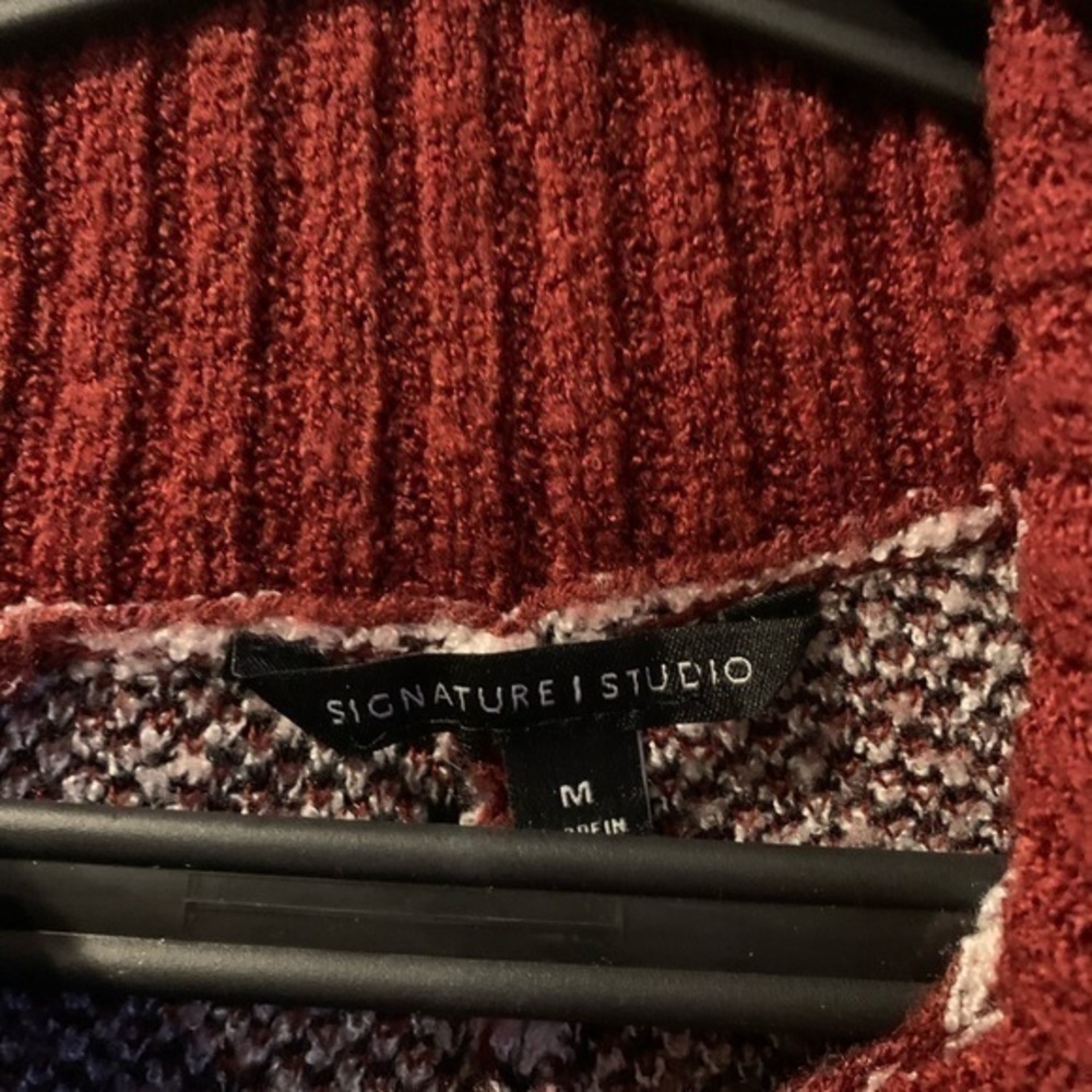 Signature Studio | Poncho - Picture 4 of 4